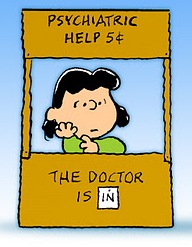 lucy_charlie-brown_doctor1